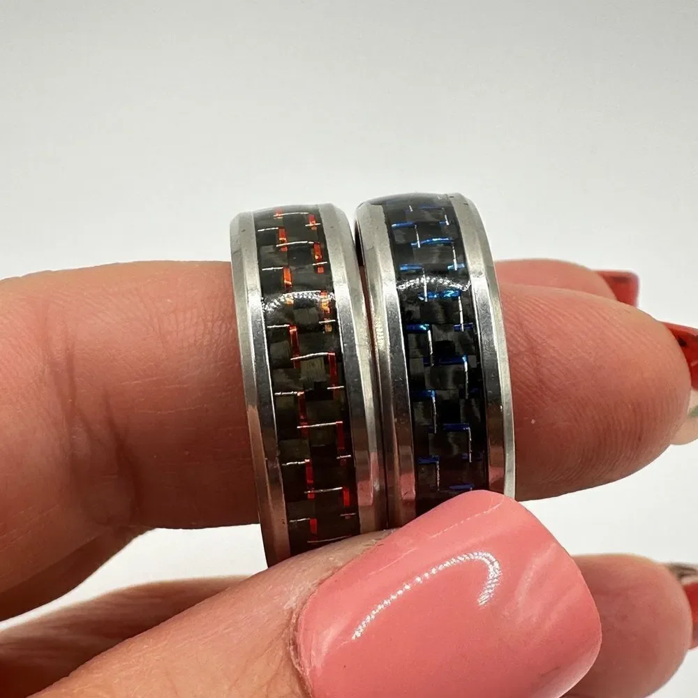 Men's 12.75-13 Silver toned metal and Red/Blue wire in resin center ring!‎